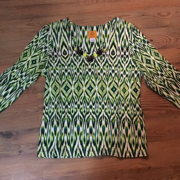 Ruby Rd.  top with beading - Picture 2 of 3